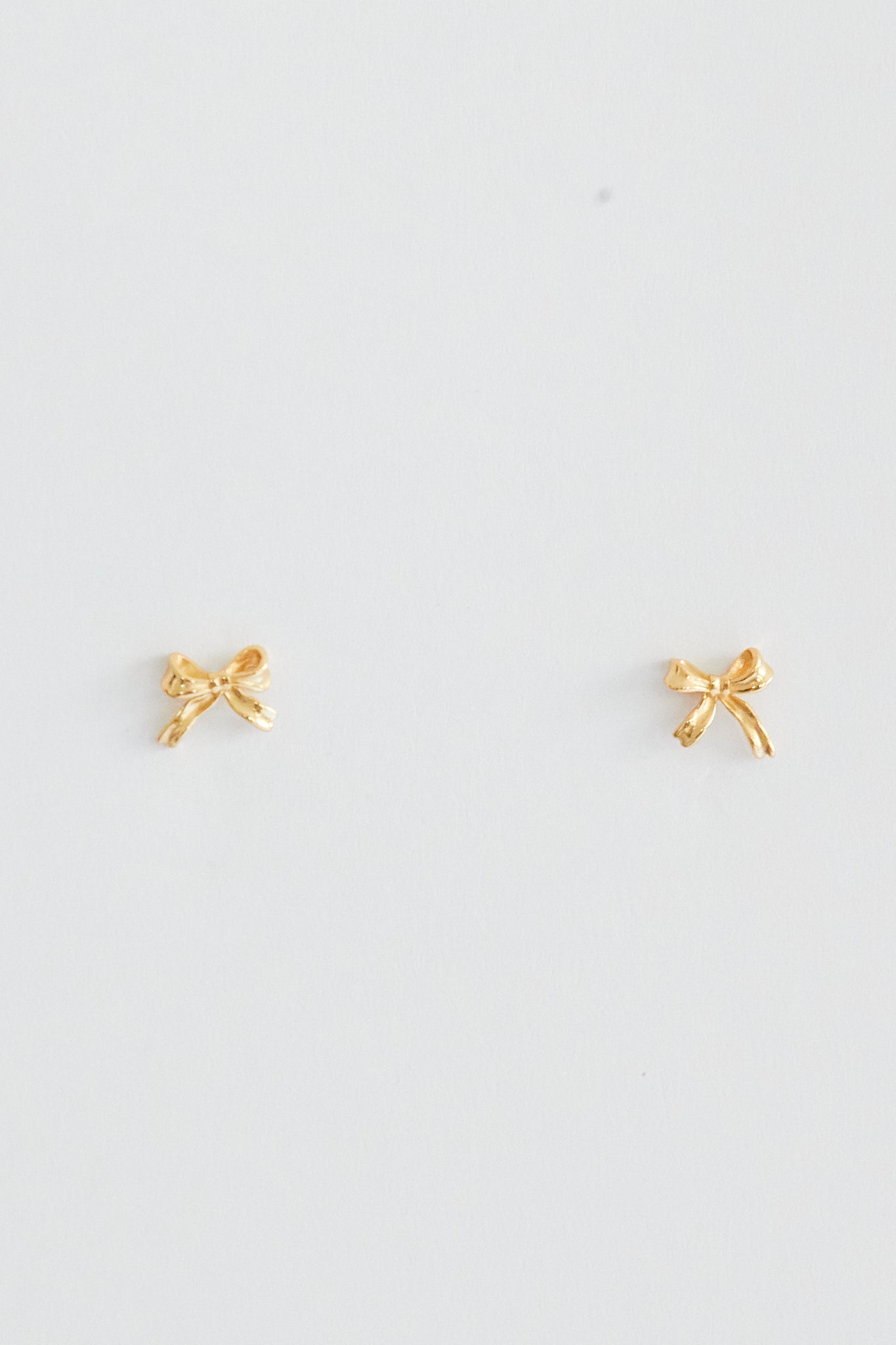 Bow Studs Gold